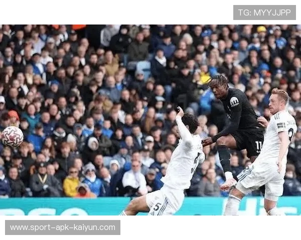 伯恩利主场反击高效以2-0战胜利兹联全取三分