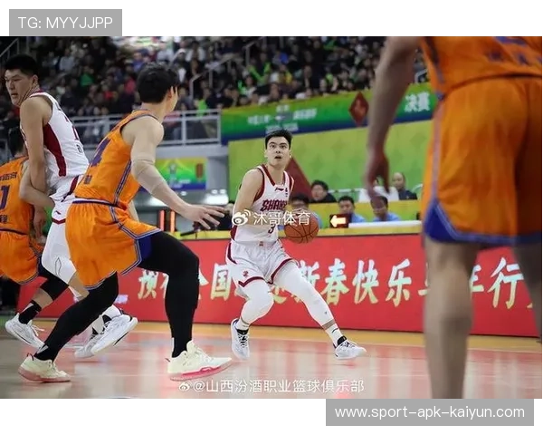 从低谷到卫冕：上海男篮俱乐部杯两连冠之路